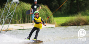 Vitesse réduite sur le téléski nautique de Plessé pour apprendre et progresser dés 8 ans