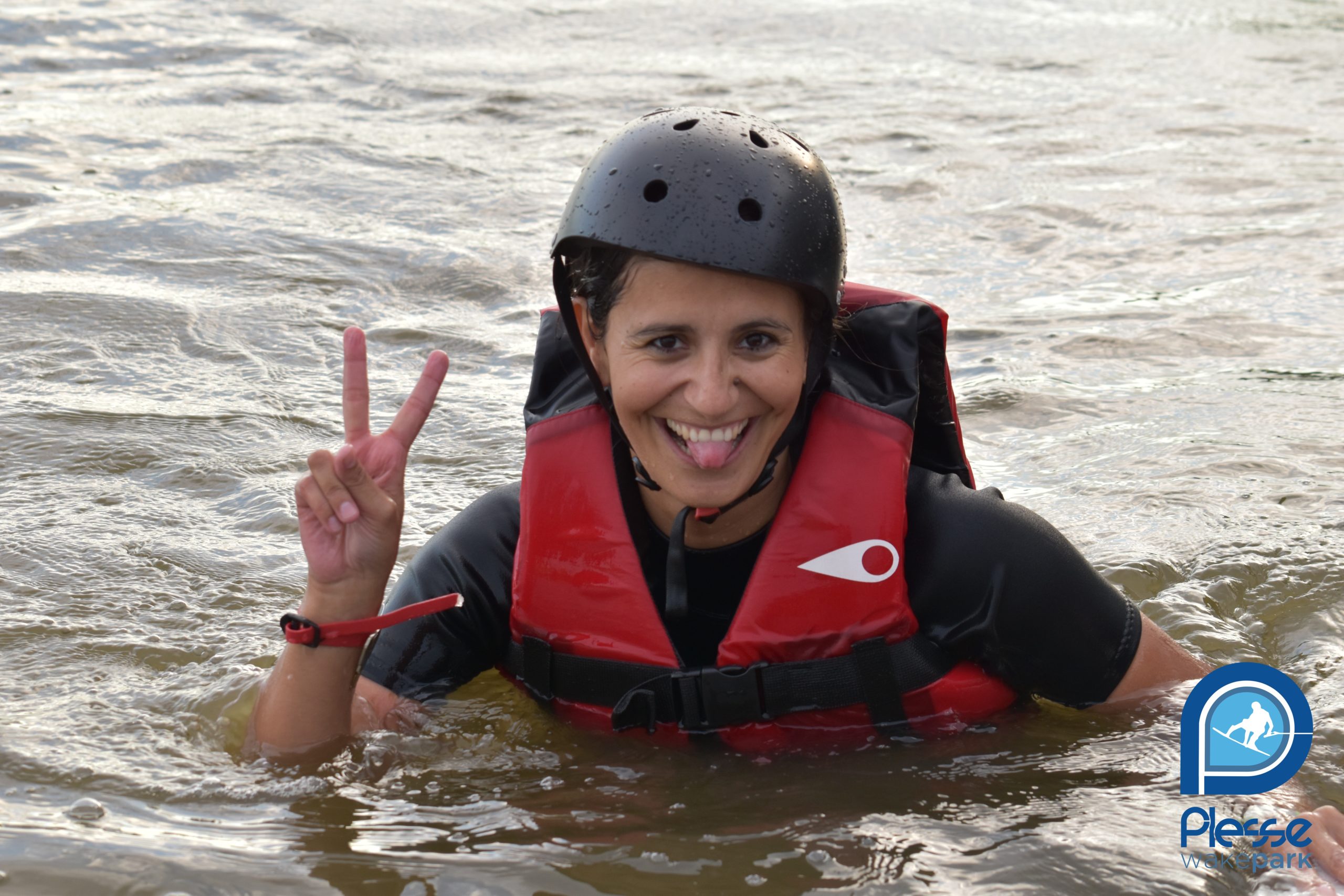Wake Park Plessé - Séjours et Mini camp pour groupes de jeunes au téléski nautique de Buhel, initiation et perfectionnement au wakeboard et ski nautique